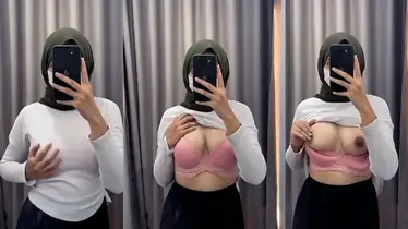 Bokep Hijab Cantik Pamer Dada Mulus Di Toilet